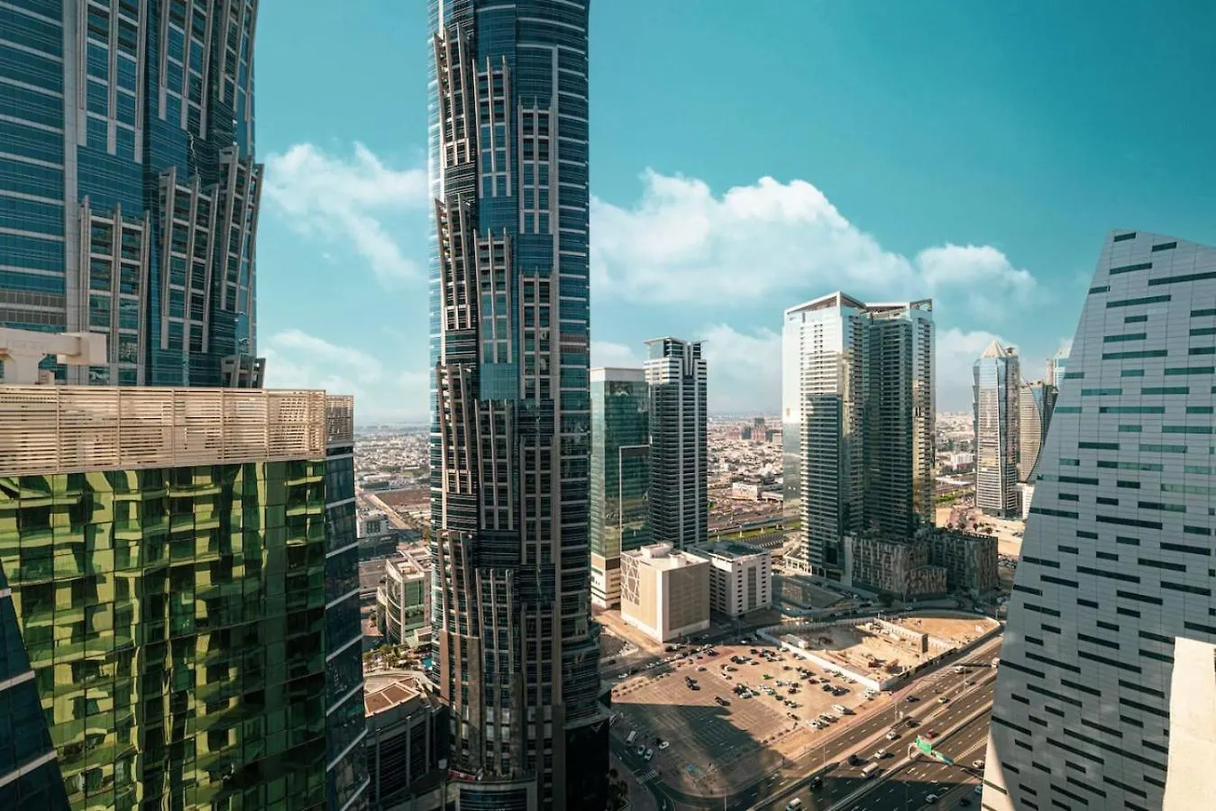Incredible Views - Infinity Pool - New - 2Br 6 Pax Apartment Dubai